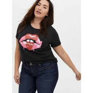 Torrid Womens Lips Kiss Graphic Black Relaxed Fit Short Sleeve T Shirt Size 2